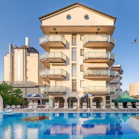 Universal Hotel Cervia Exteriör bild