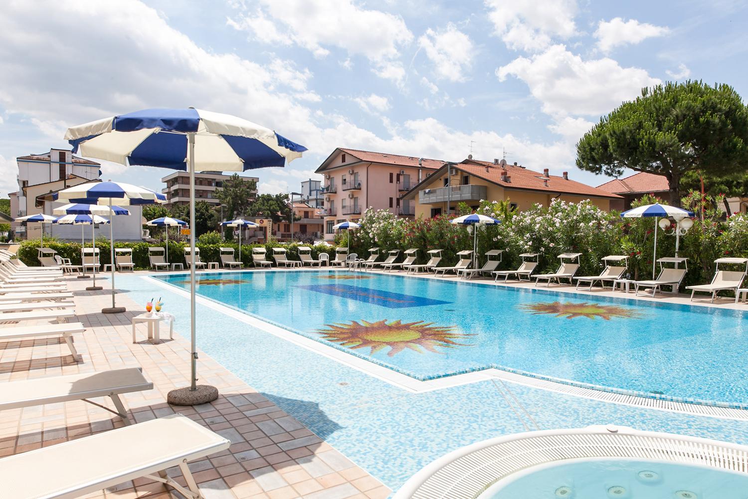 Universal Hotel Cervia Exteriör bild